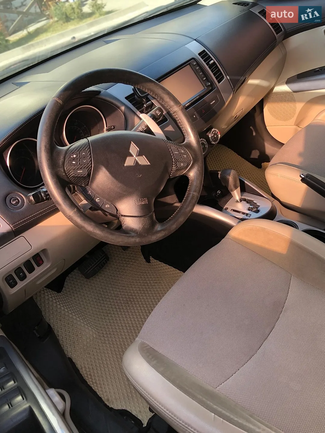 2012 Mitsubishi Outlander - мініатюра 10