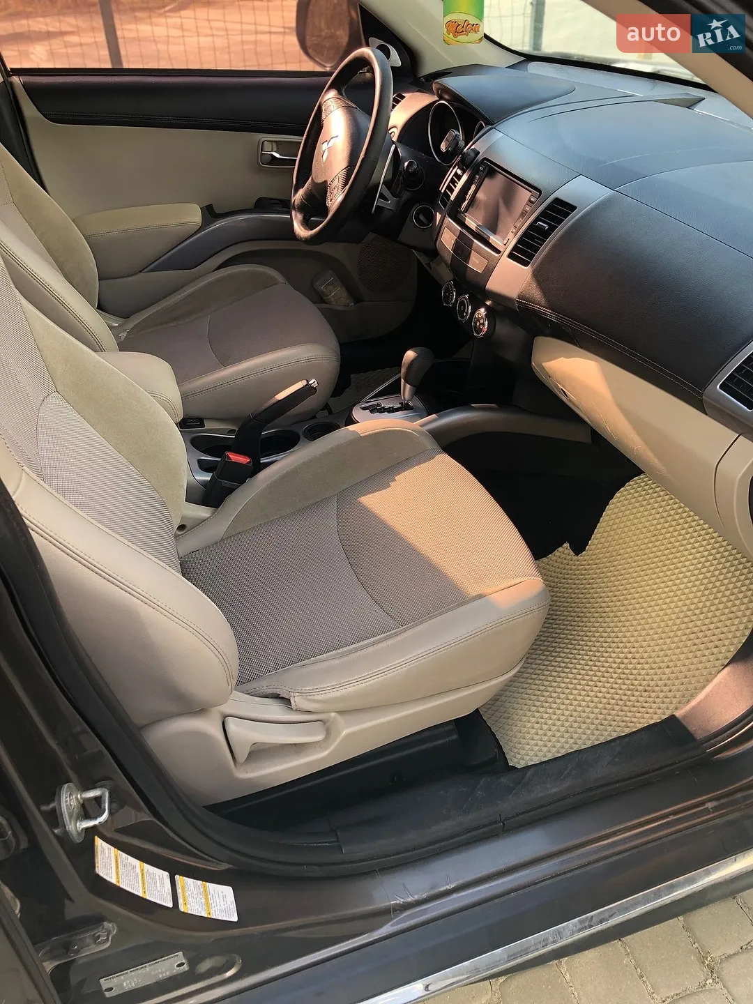 2012 Mitsubishi Outlander - мініатюра 11