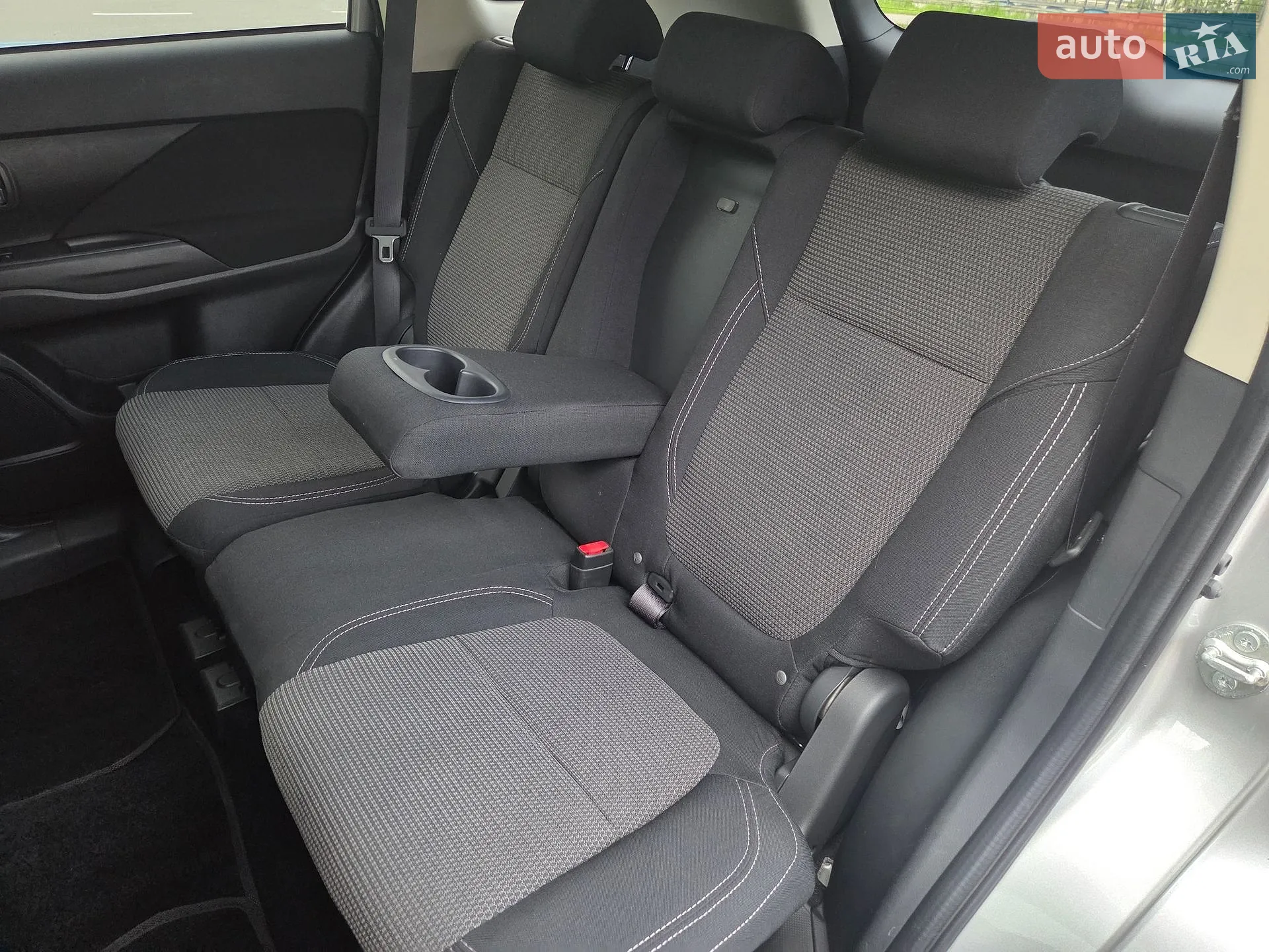 2021 Mitsubishi Outlander - мініатюра 22