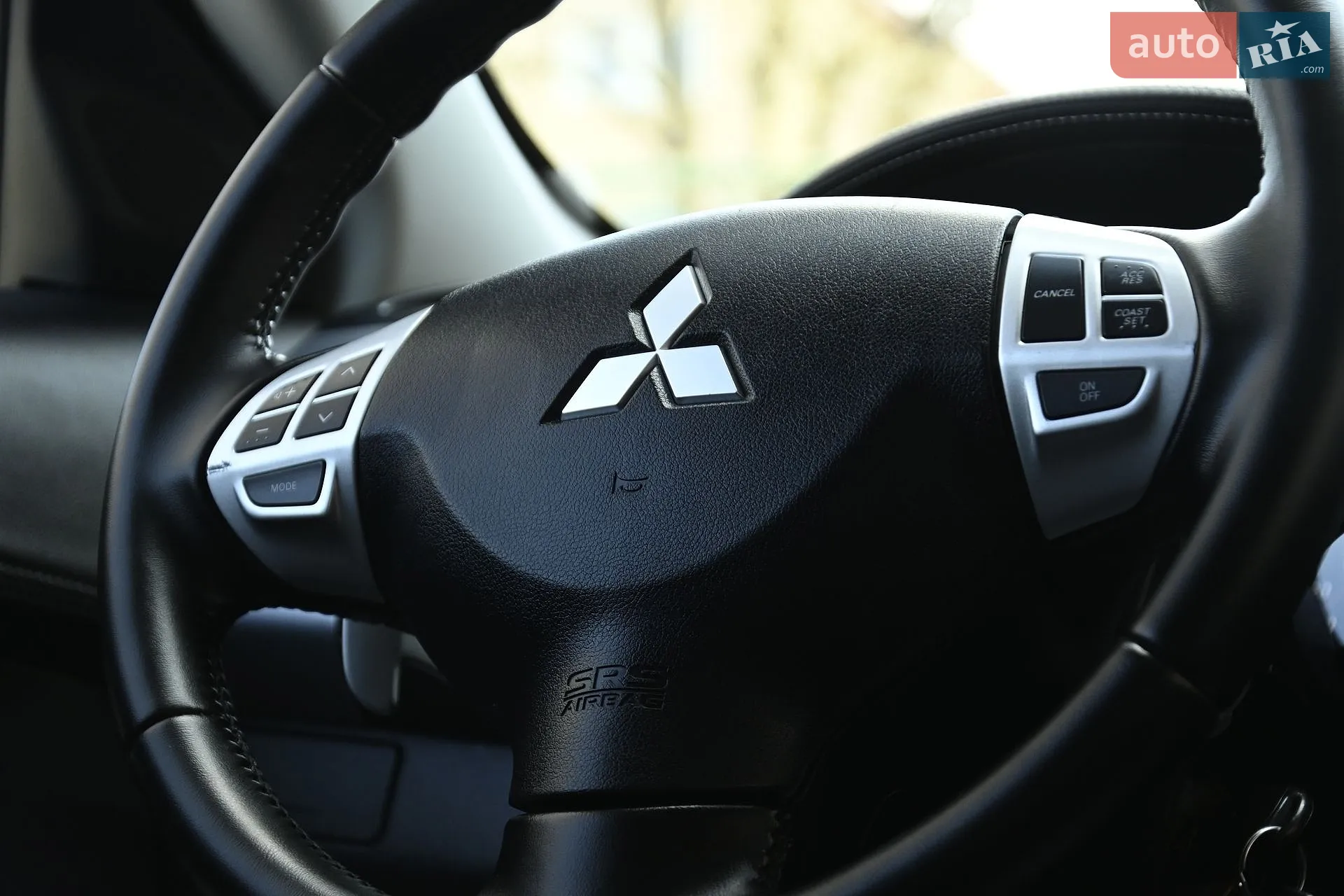 2010 Mitsubishi Outlander - мініатюра 32