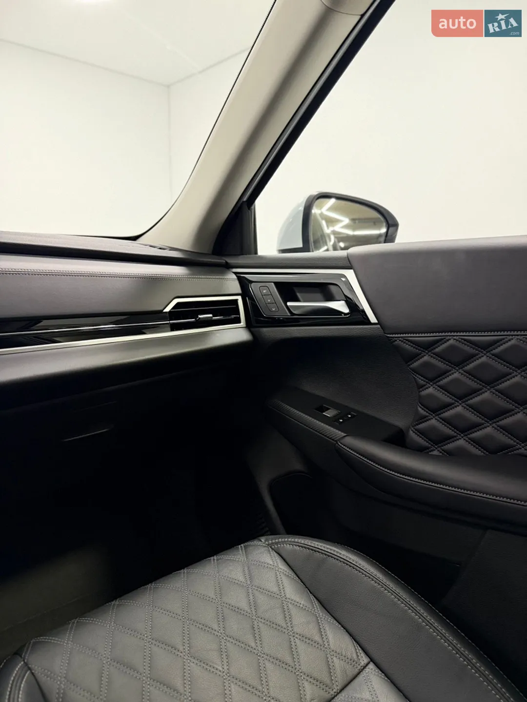2023 Mitsubishi Outlander - мініатюра 21