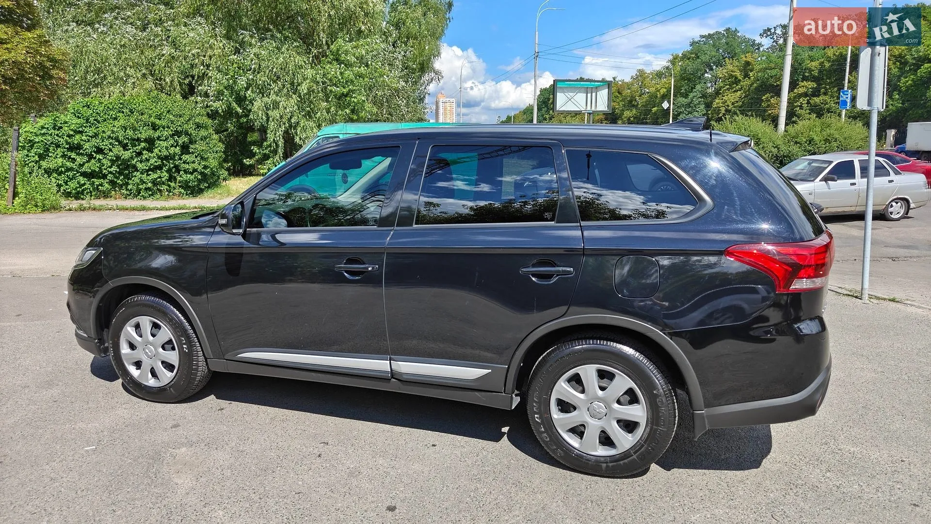 2021 Mitsubishi Outlander - мініатюра 2