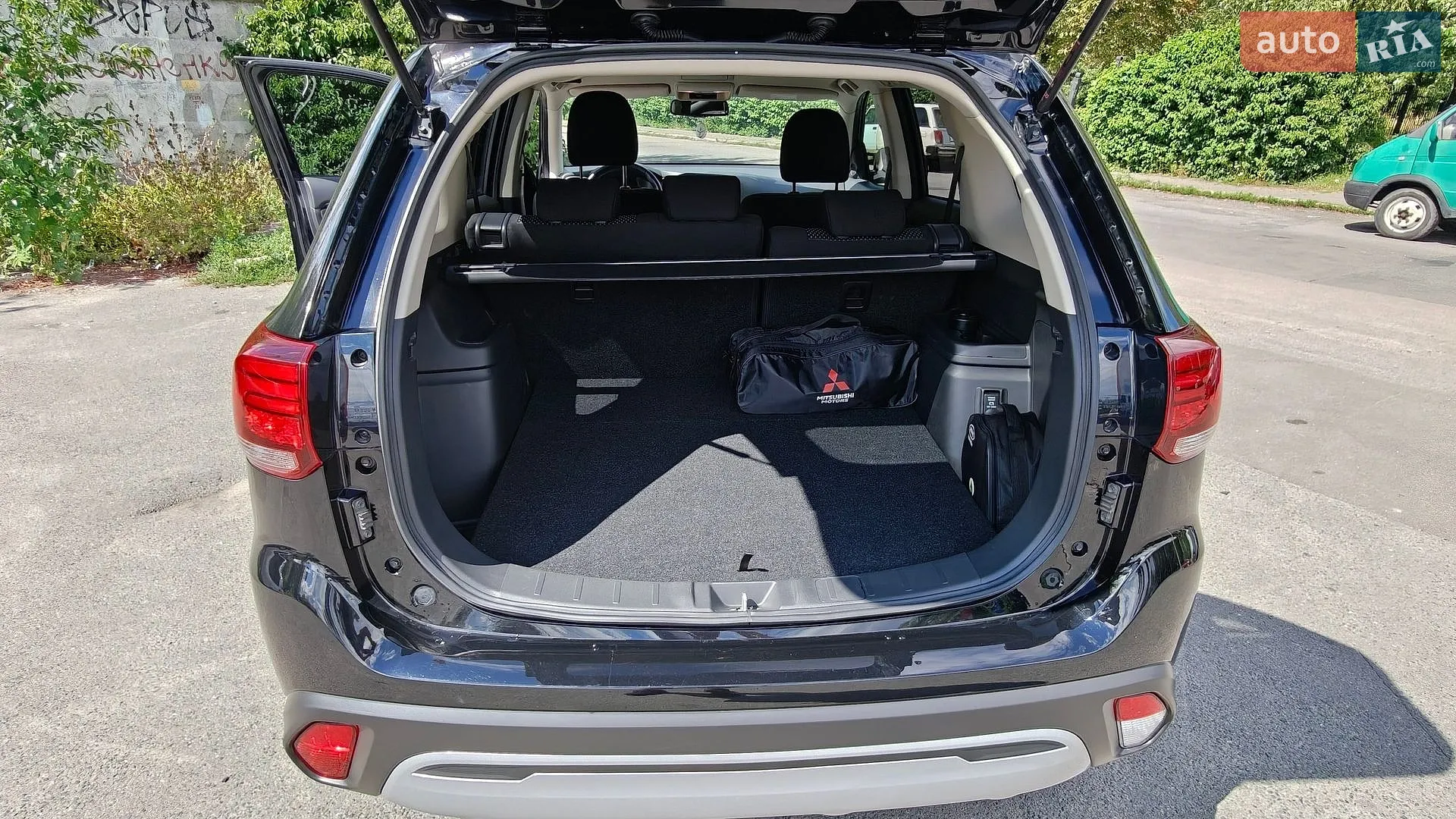 2021 Mitsubishi Outlander - мініатюра 17