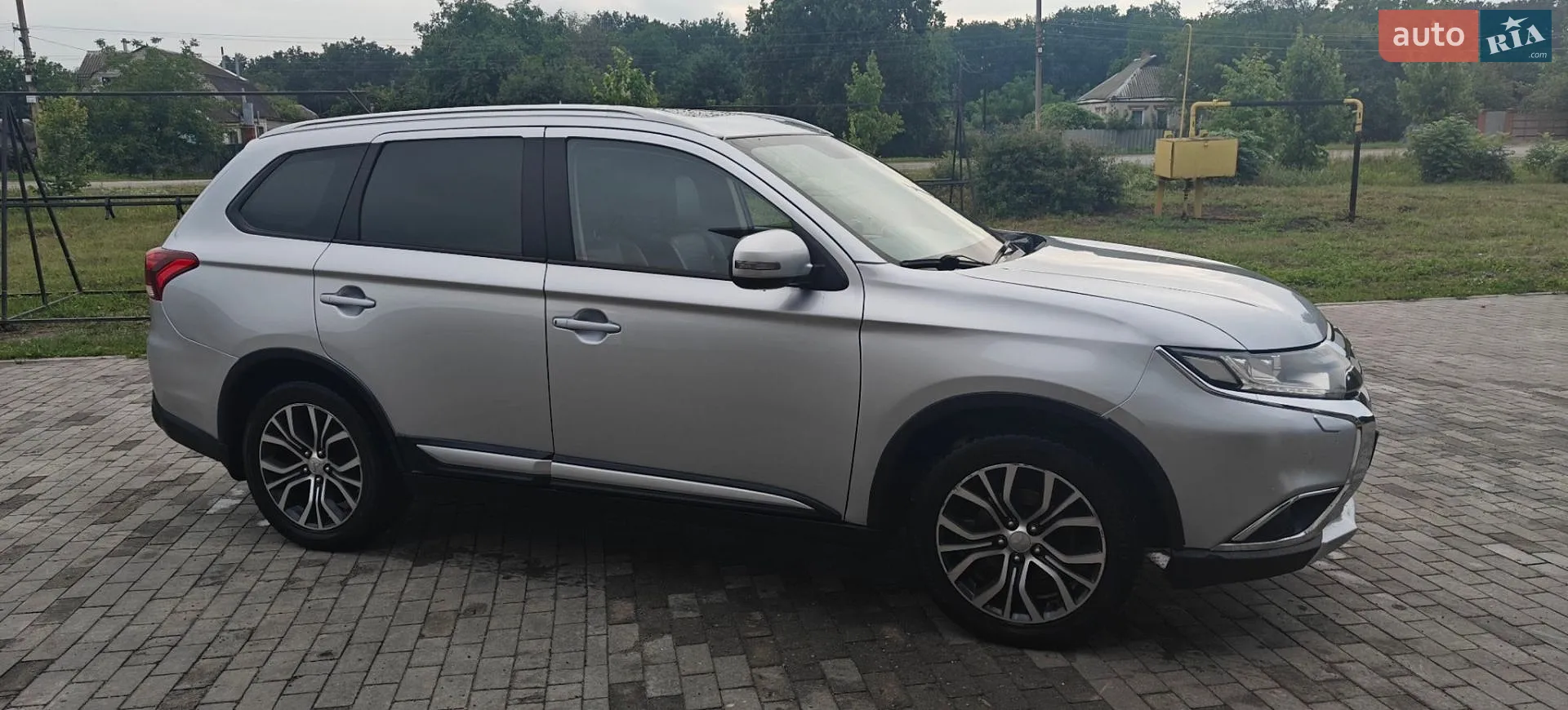 2016 Mitsubishi Outlander - мініатюра 2