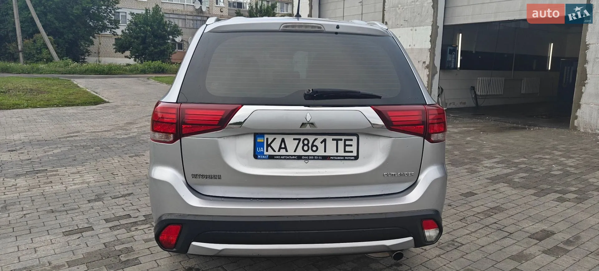 2016 Mitsubishi Outlander - мініатюра 16
