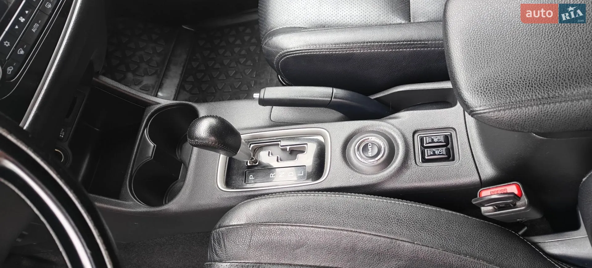 2016 Mitsubishi Outlander - мініатюра 27