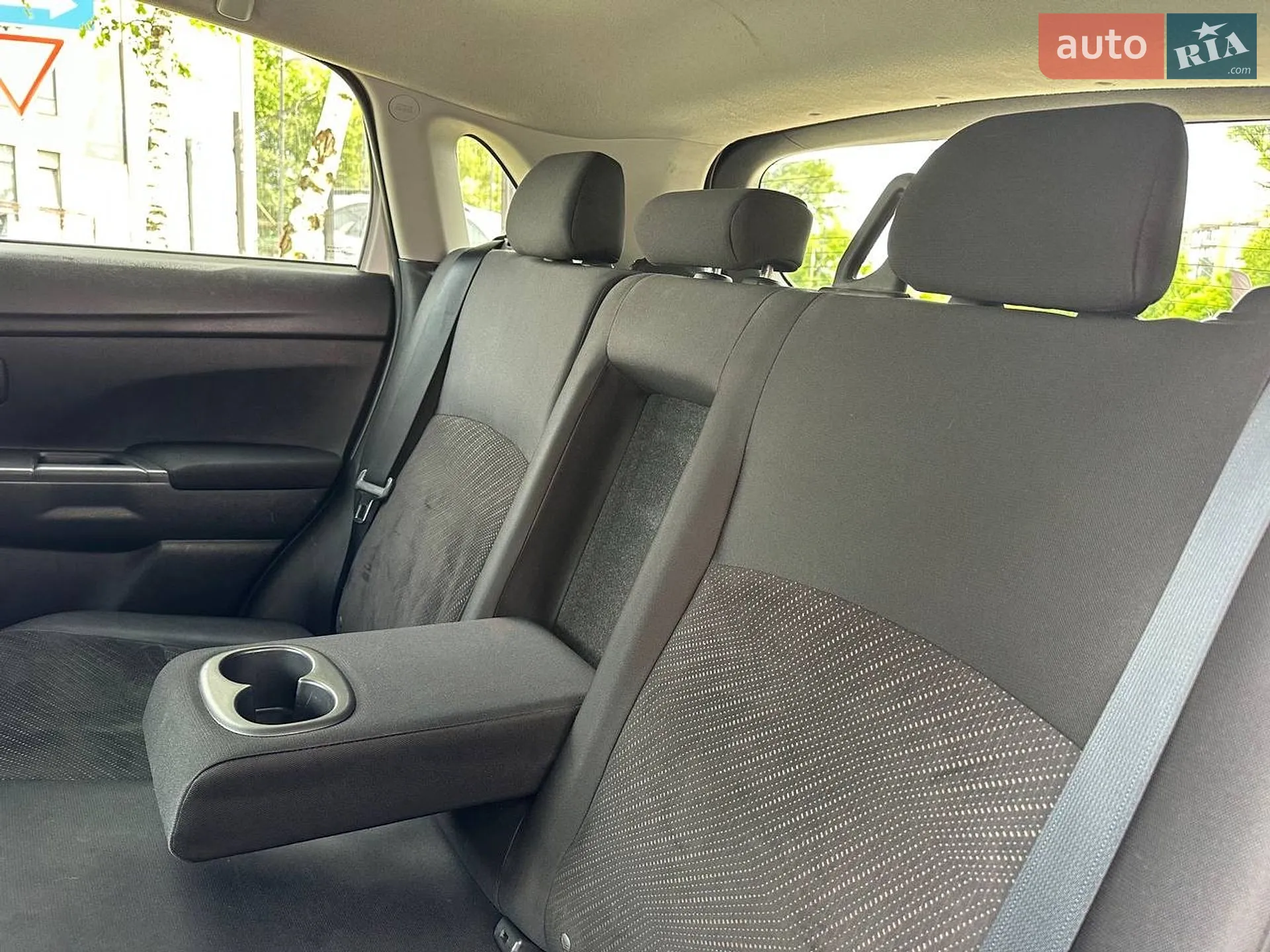 2014 Mitsubishi Outlander - мініатюра 15