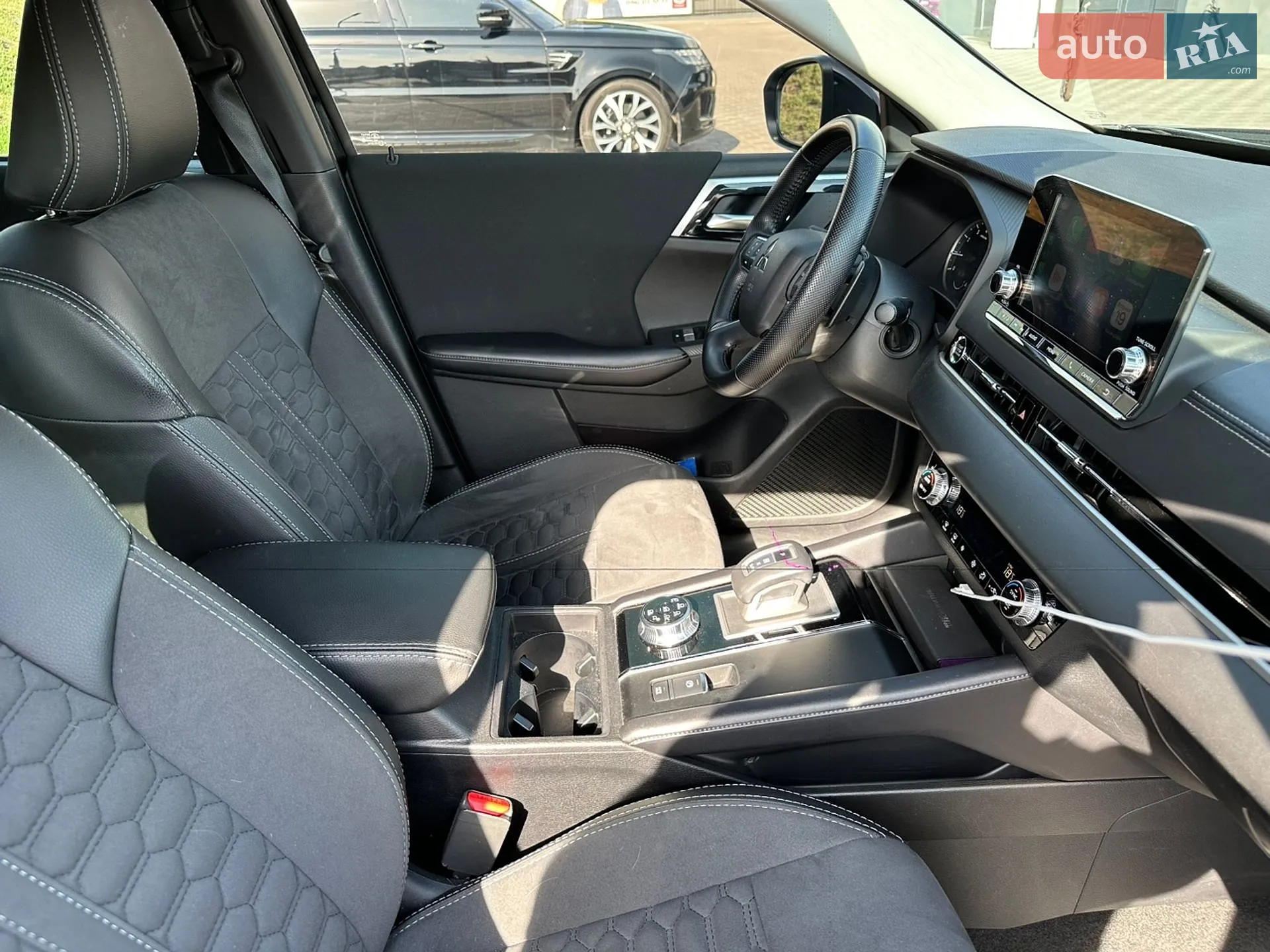 2021 Mitsubishi Outlander - мініатюра 16