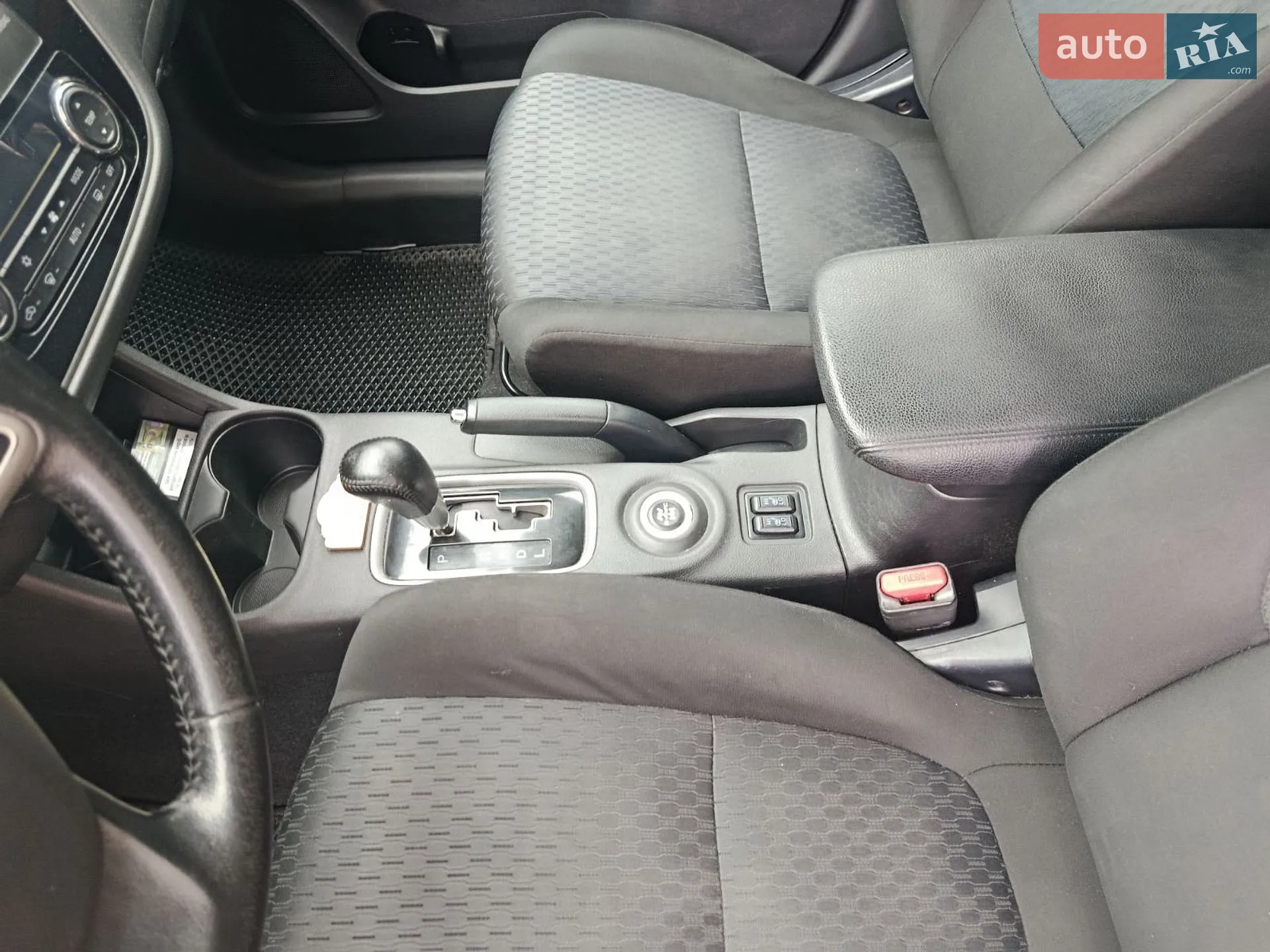 2013 Mitsubishi Outlander - мініатюра 6