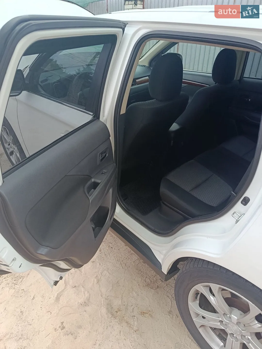 2013 Mitsubishi Outlander - мініатюра 8