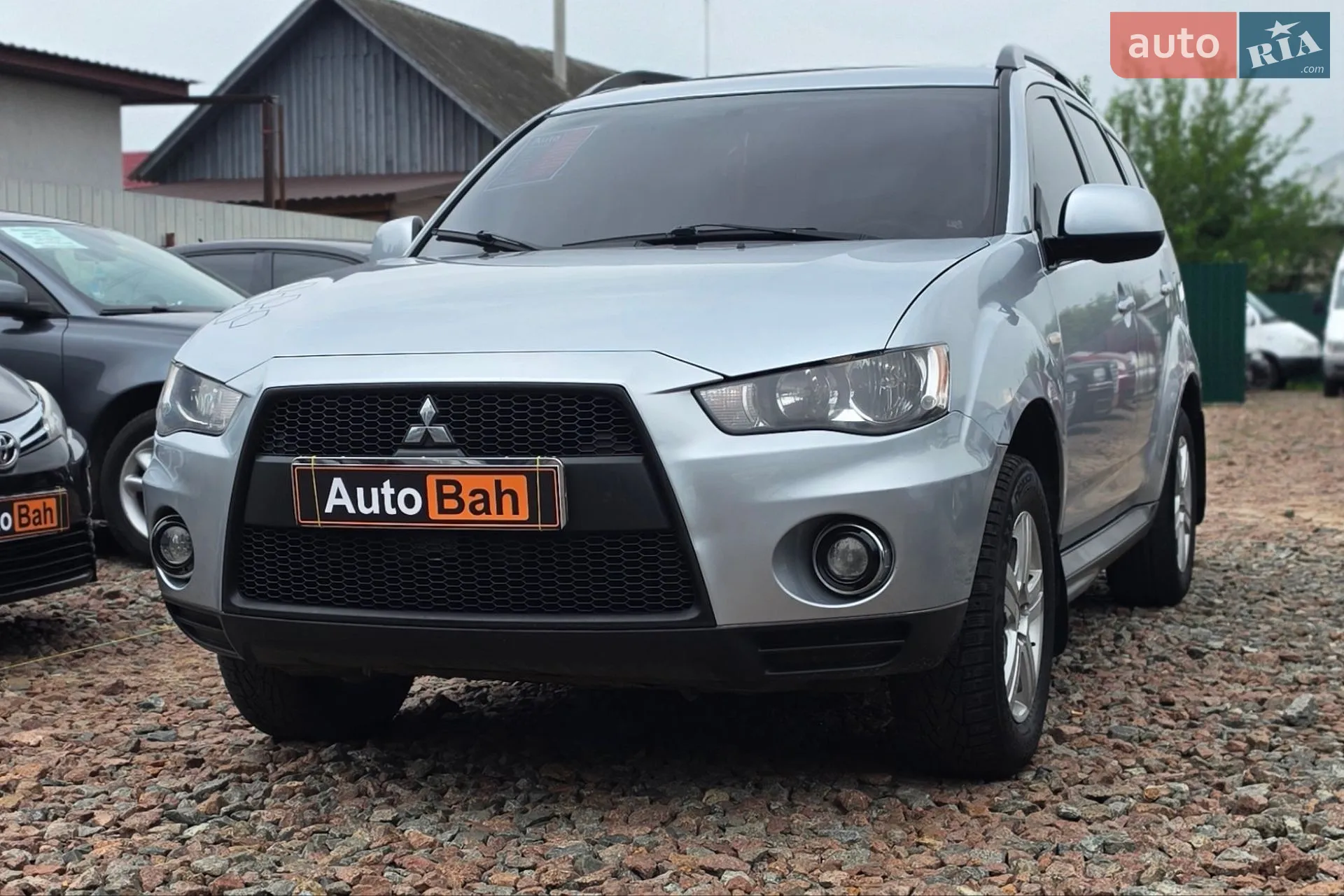2011 Mitsubishi Outlander - фото 1