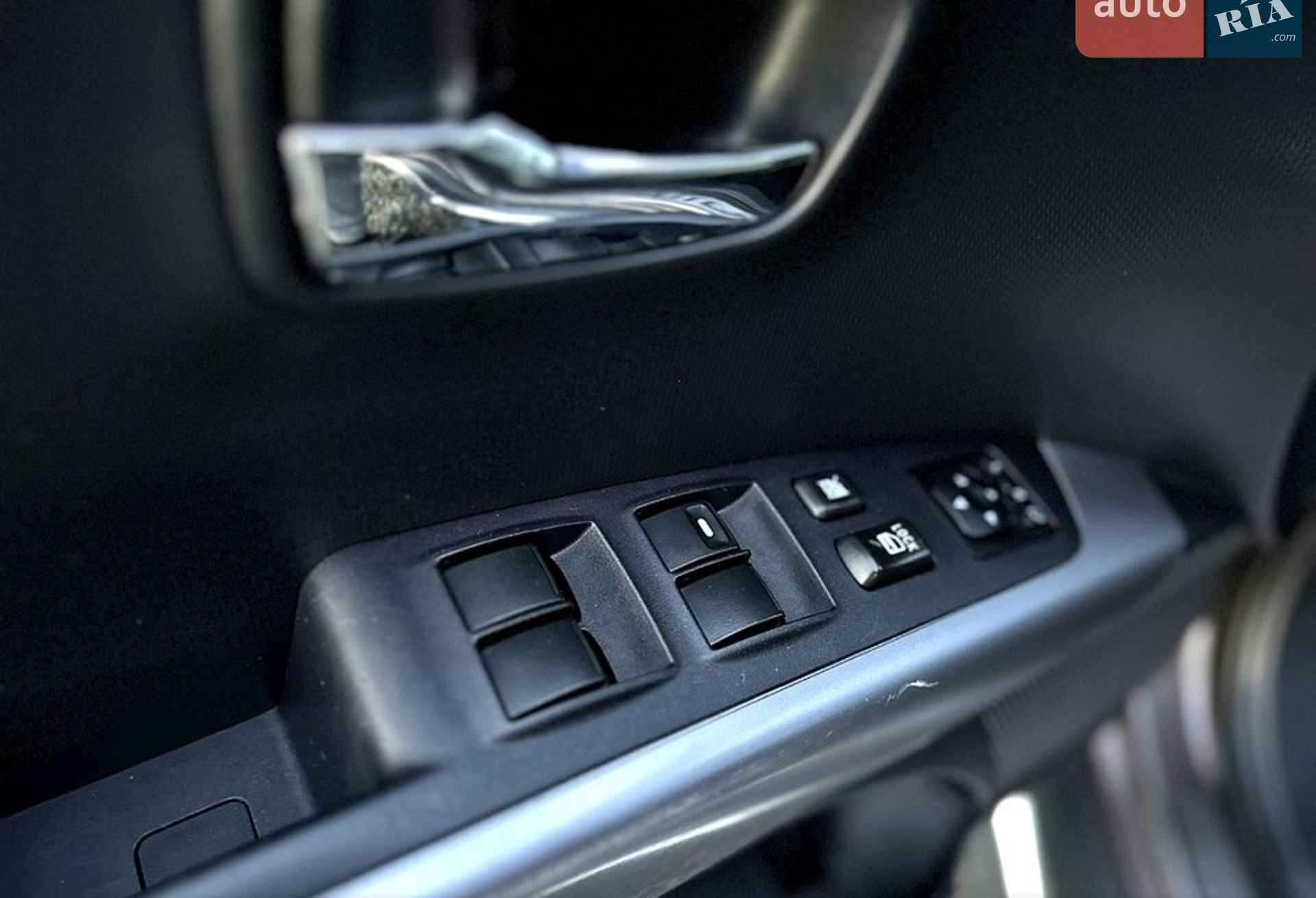 2010 Mitsubishi Outlander - мініатюра 11