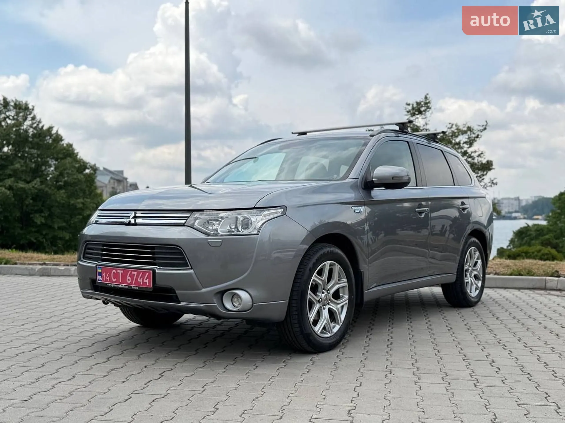 2014 Mitsubishi Outlander - мініатюра 8