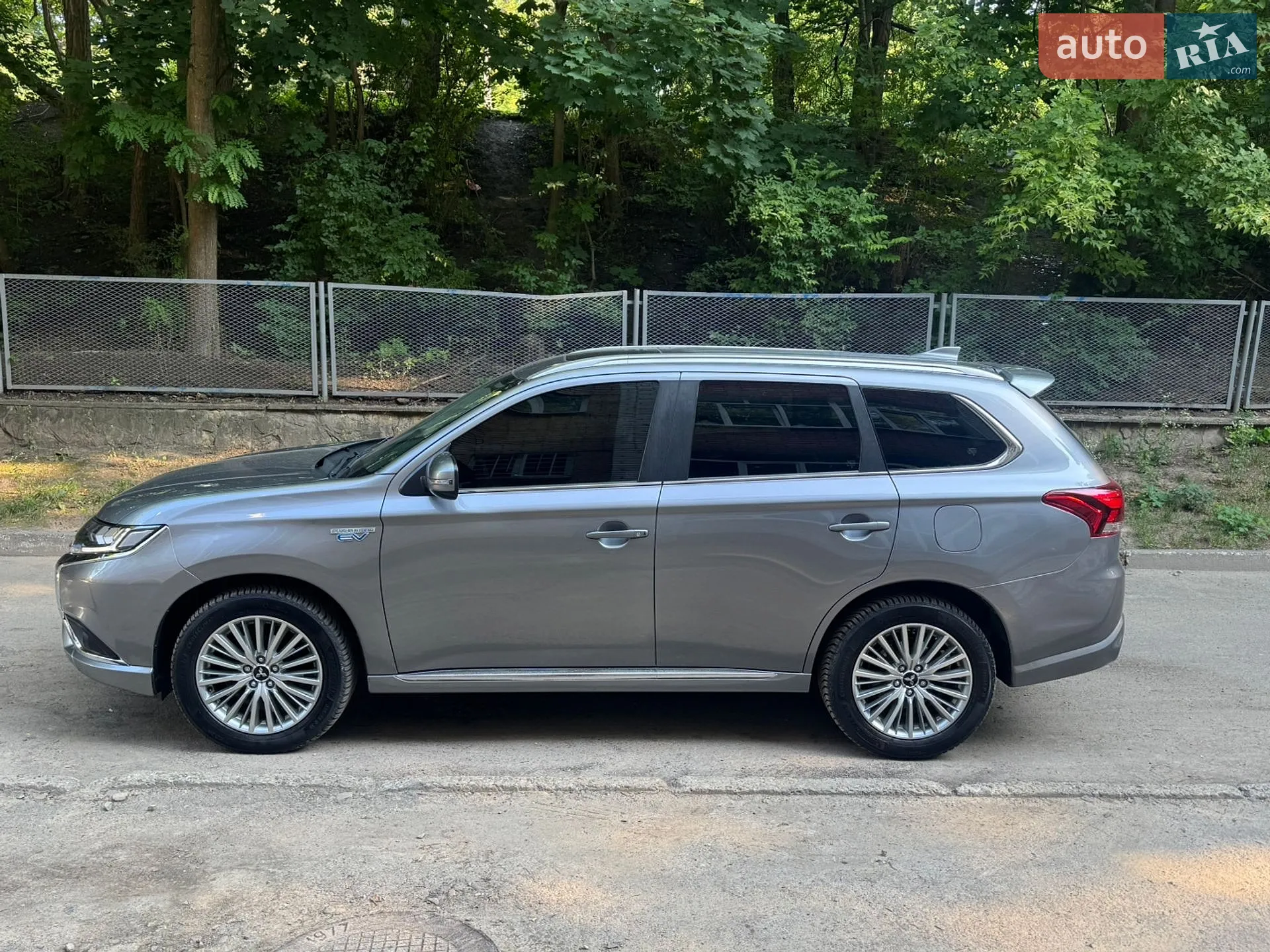2021 Mitsubishi Outlander - мініатюра 7