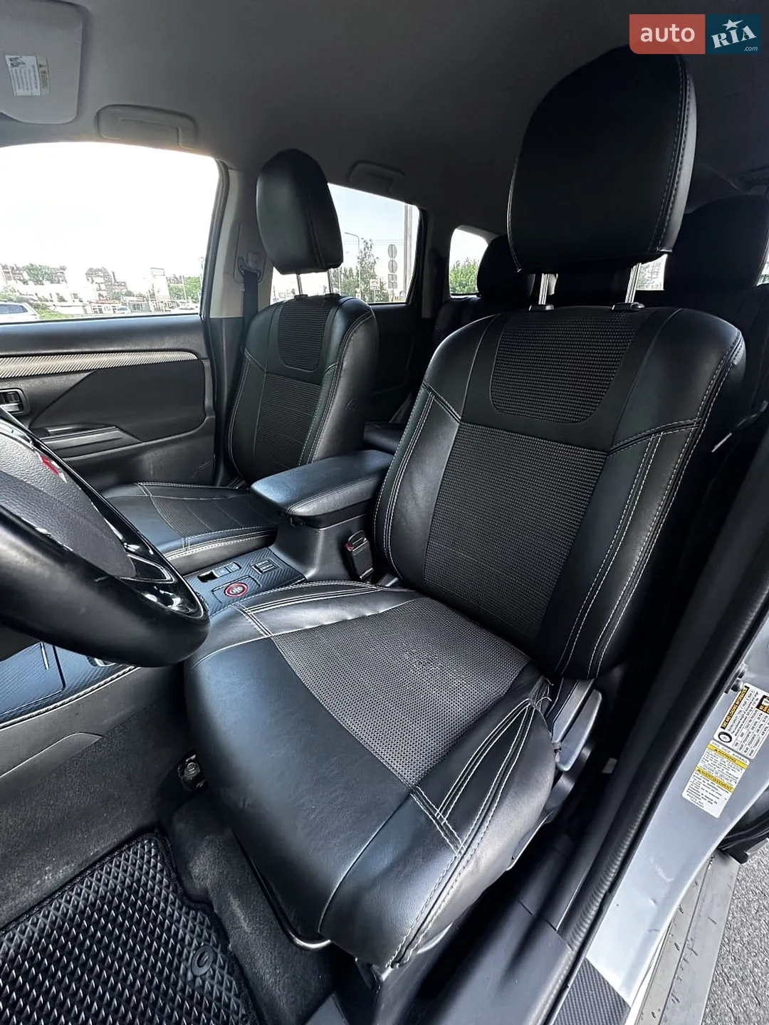2017 Mitsubishi Outlander - мініатюра 18