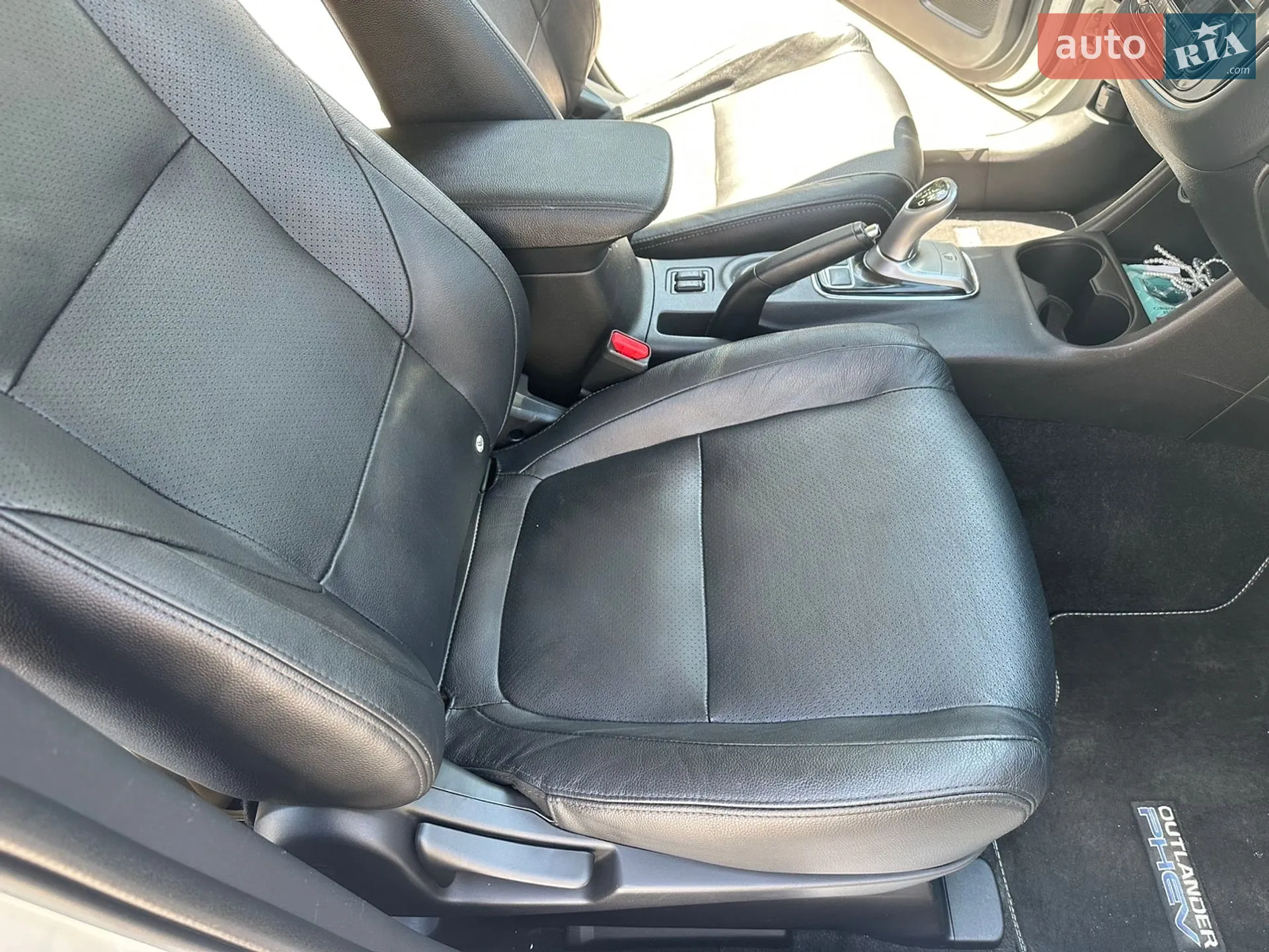 2014 Mitsubishi Outlander - мініатюра 24