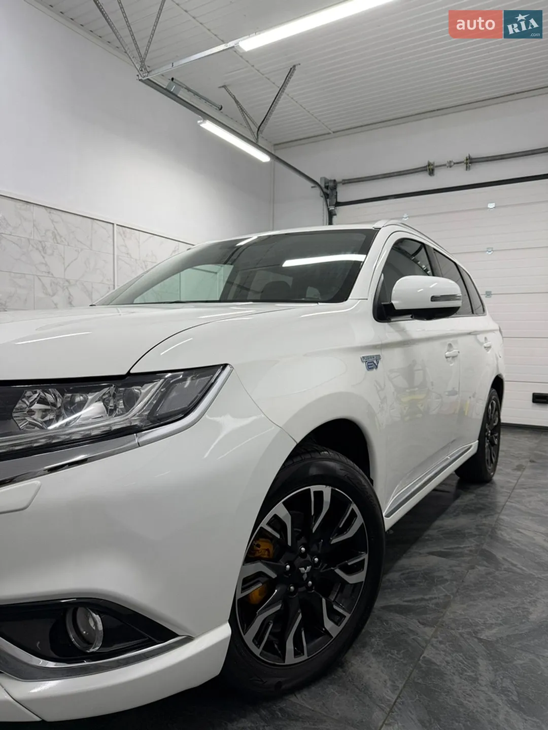 2016 Mitsubishi Outlander - мініатюра 10