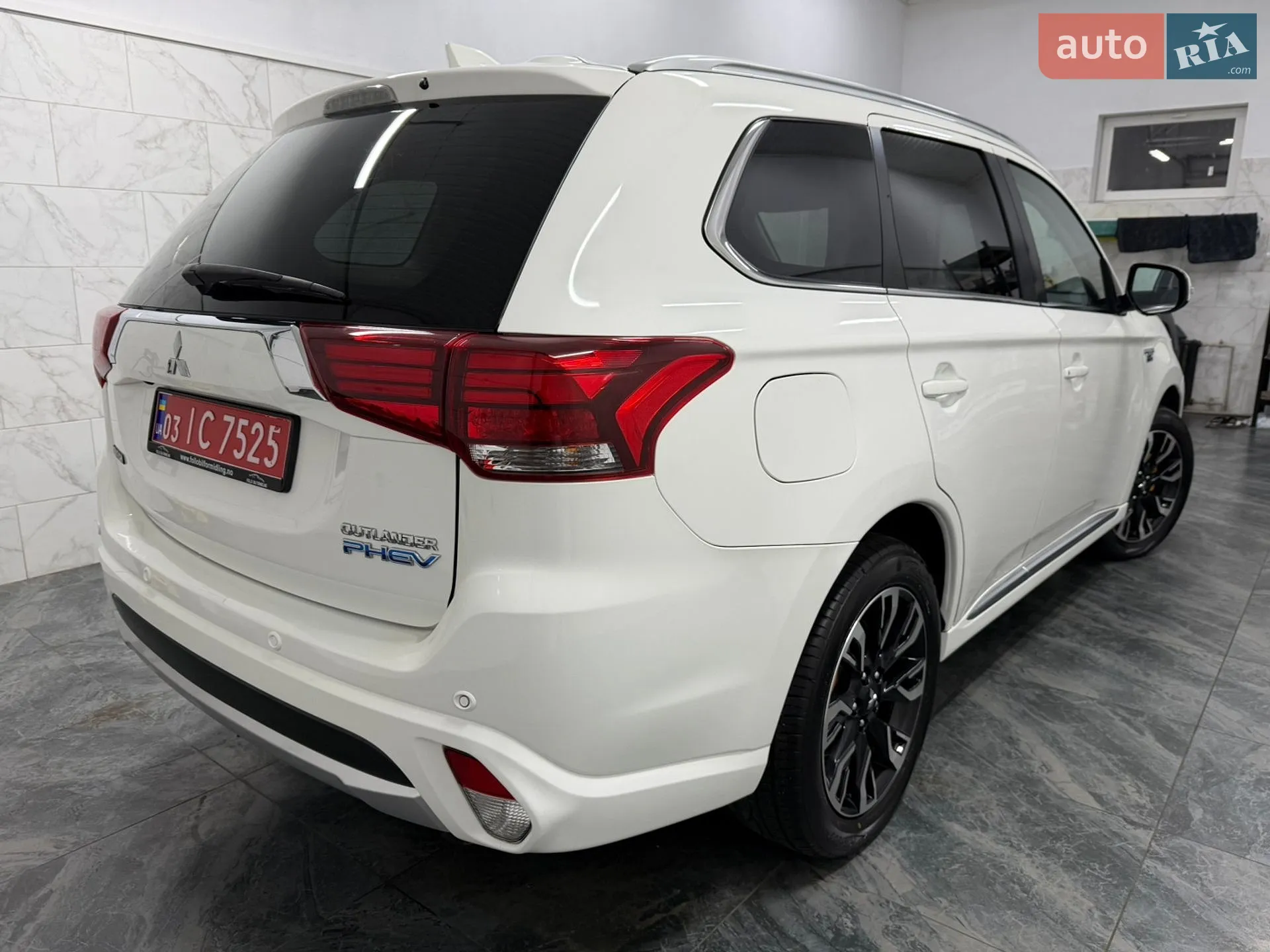 2016 Mitsubishi Outlander - мініатюра 19