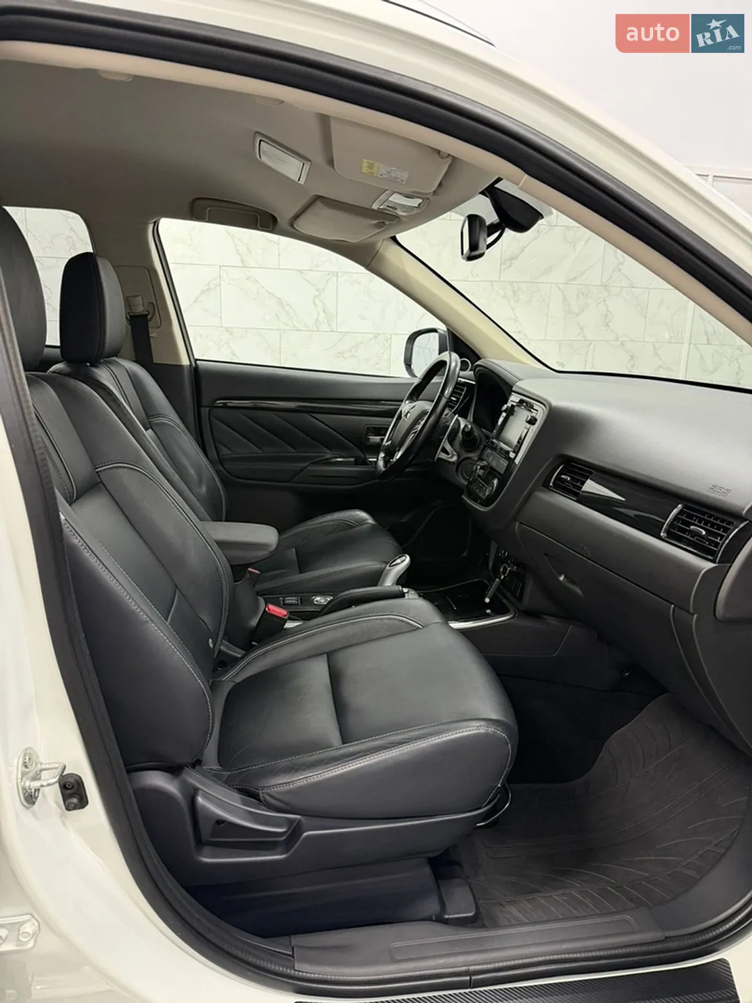 2016 Mitsubishi Outlander - мініатюра 47