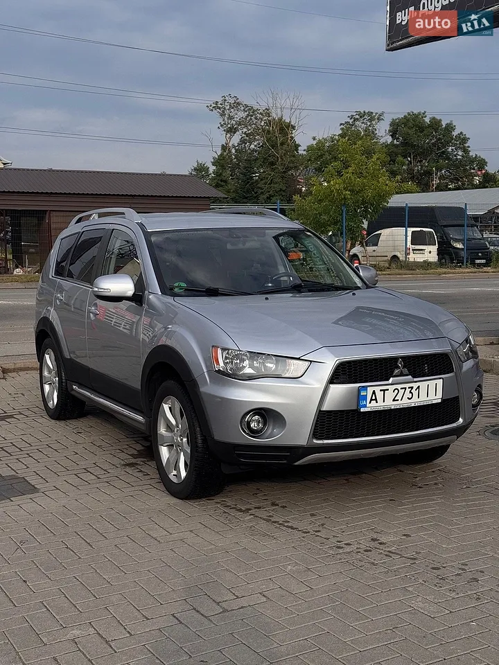 2010 Mitsubishi Outlander - мініатюра 18