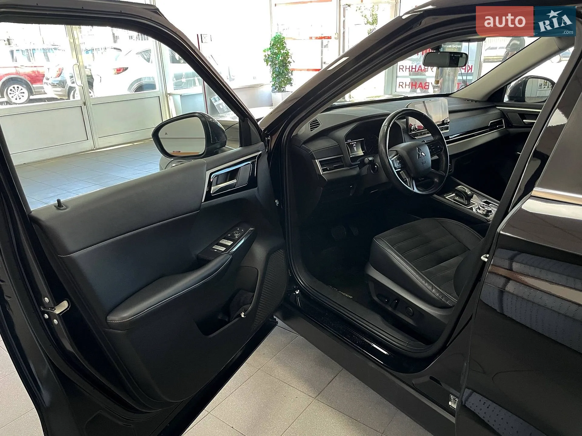 2022 Mitsubishi Outlander - мініатюра 16