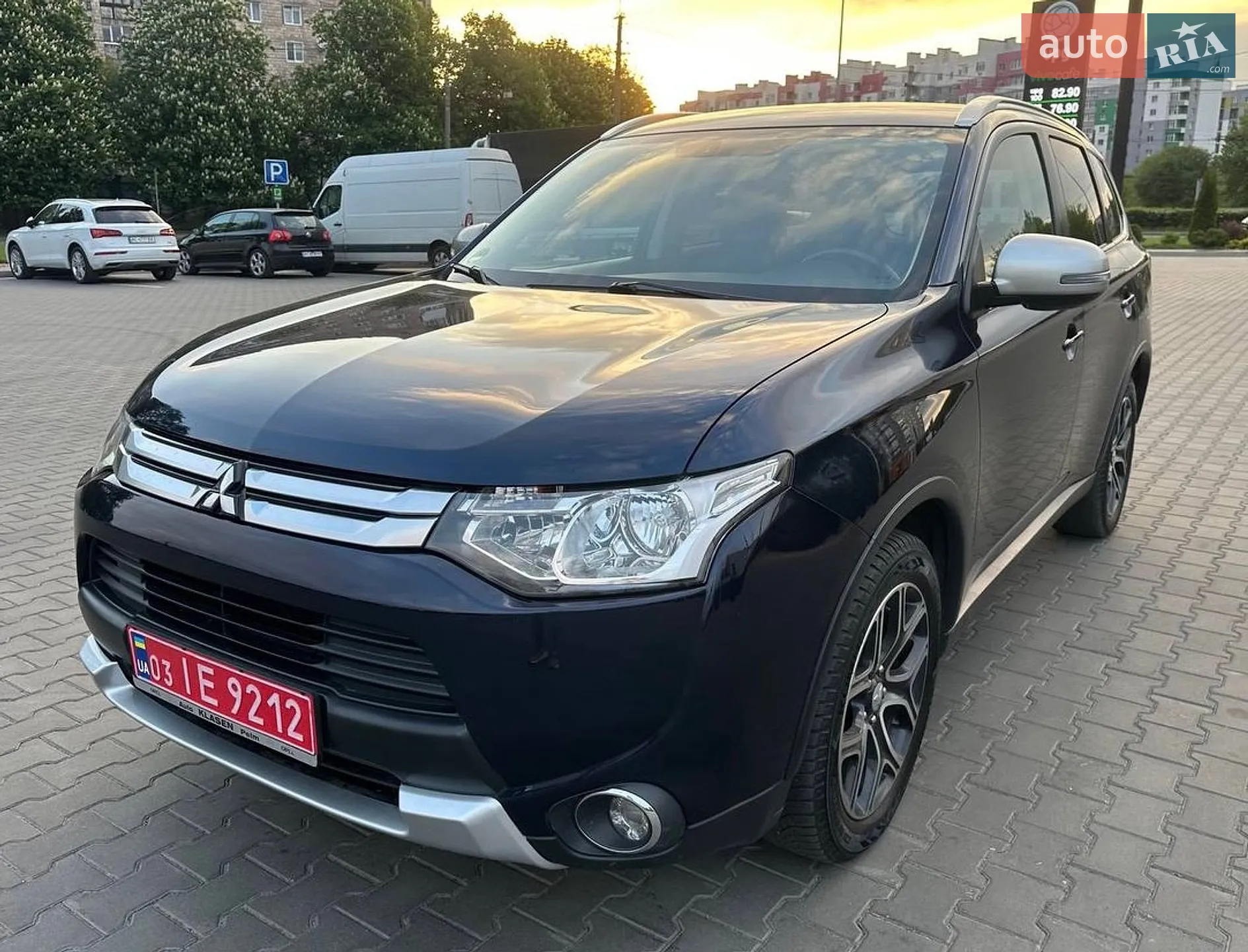 2015 Mitsubishi Outlander - фото 1