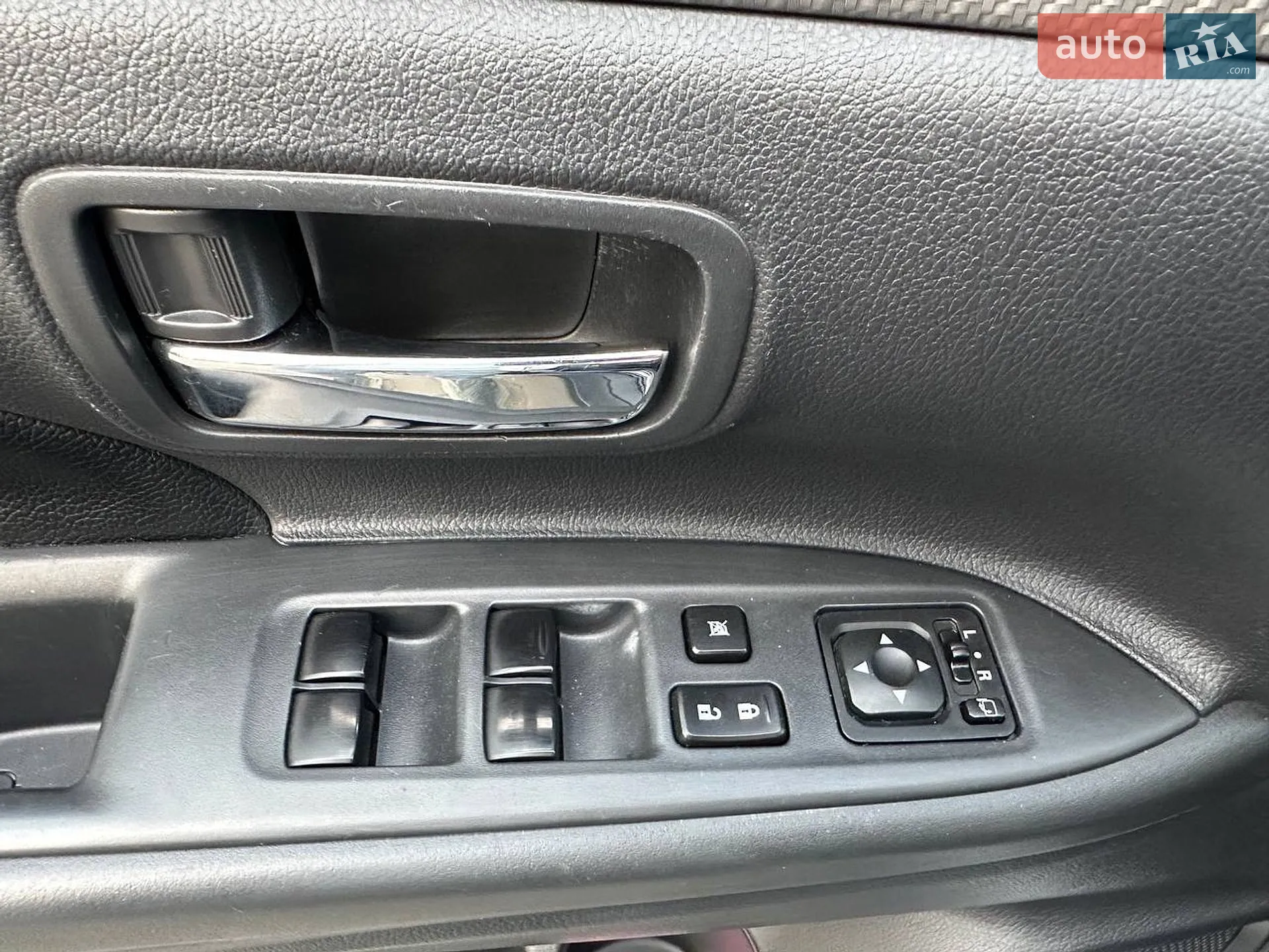 2015 Mitsubishi Outlander - мініатюра 35