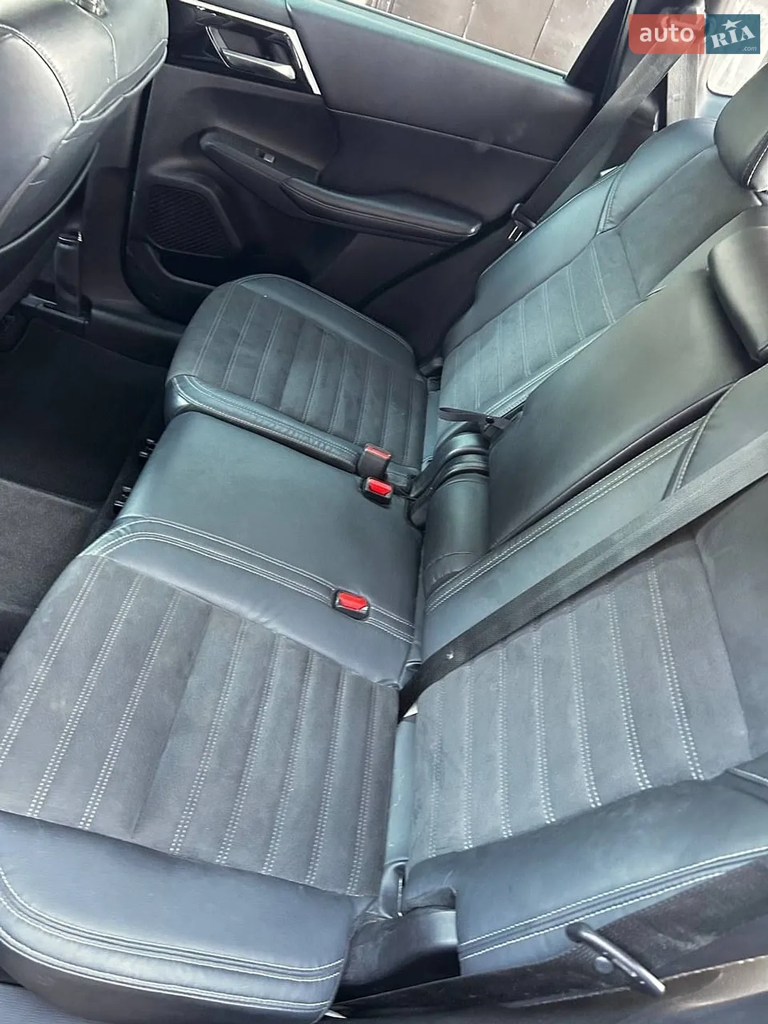2022 Mitsubishi Outlander - мініатюра 12