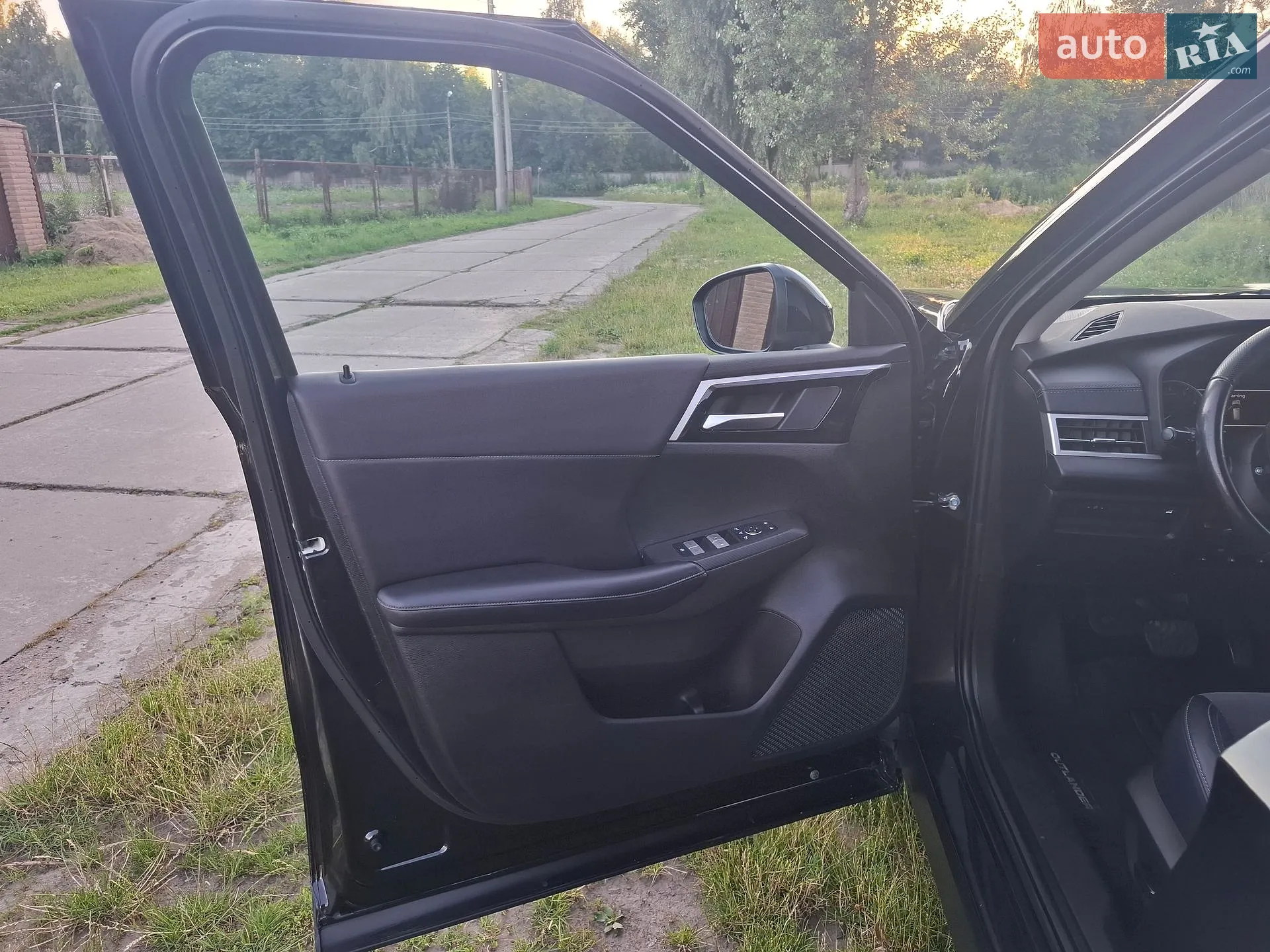 2023 Mitsubishi Outlander - мініатюра 14