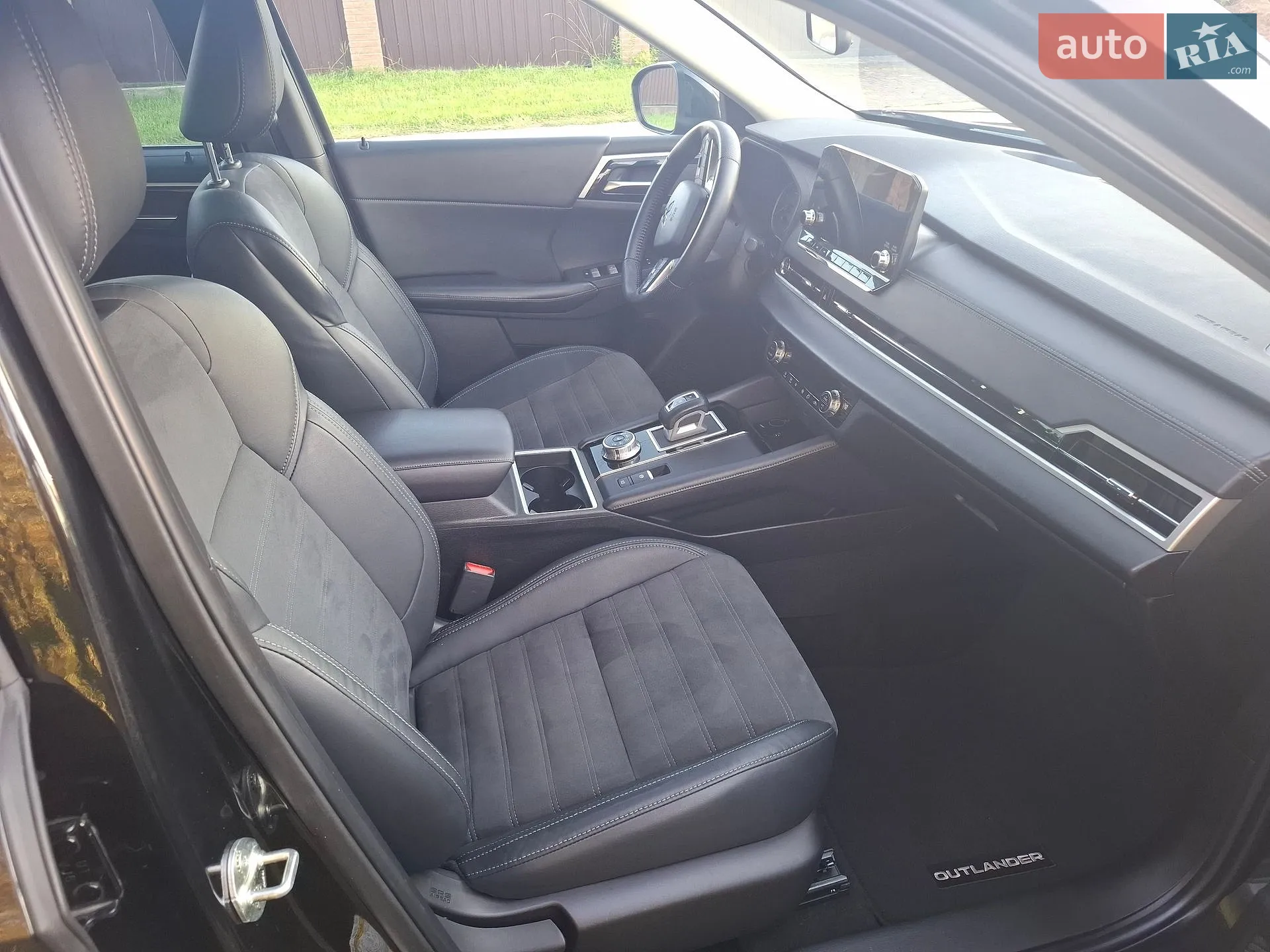 2023 Mitsubishi Outlander - мініатюра 18