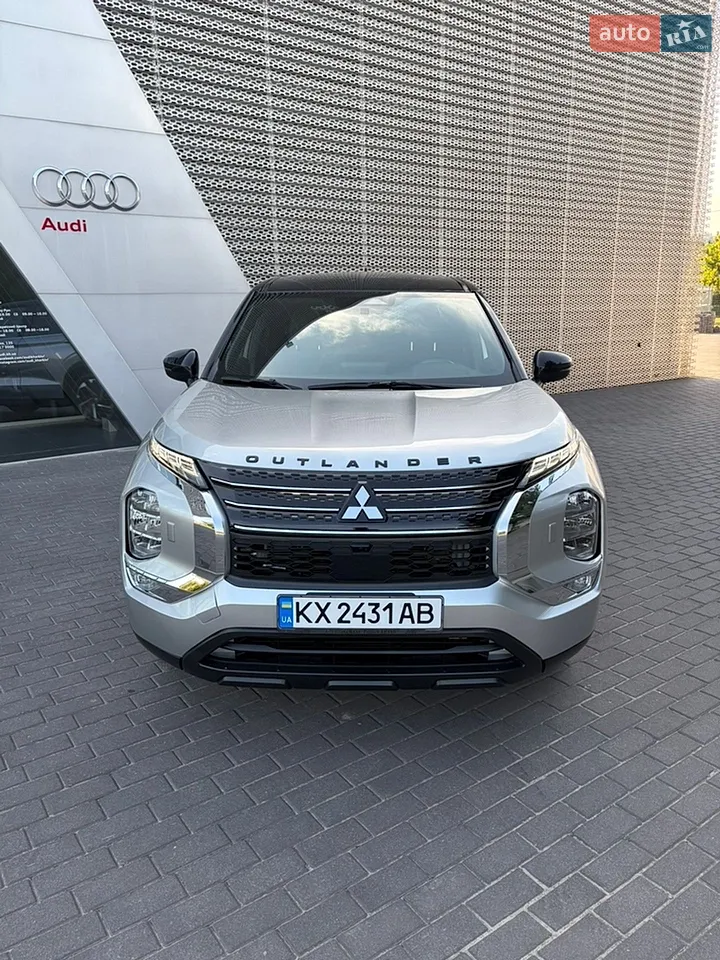 2022 Mitsubishi Outlander - мініатюра 17