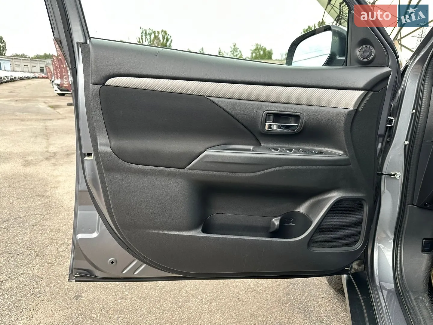 2016 Mitsubishi Outlander - мініатюра 14