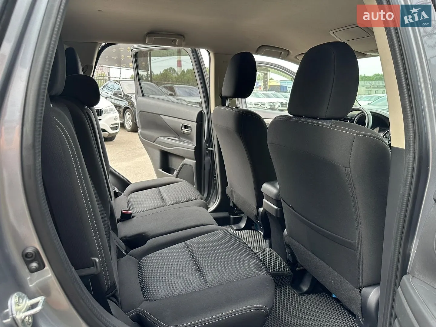 2016 Mitsubishi Outlander - мініатюра 17