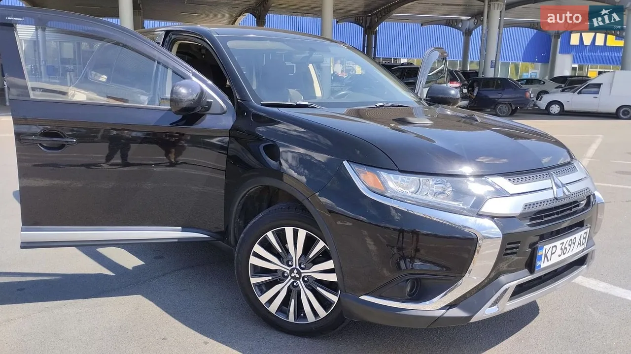 2018 Mitsubishi Outlander - мініатюра 12