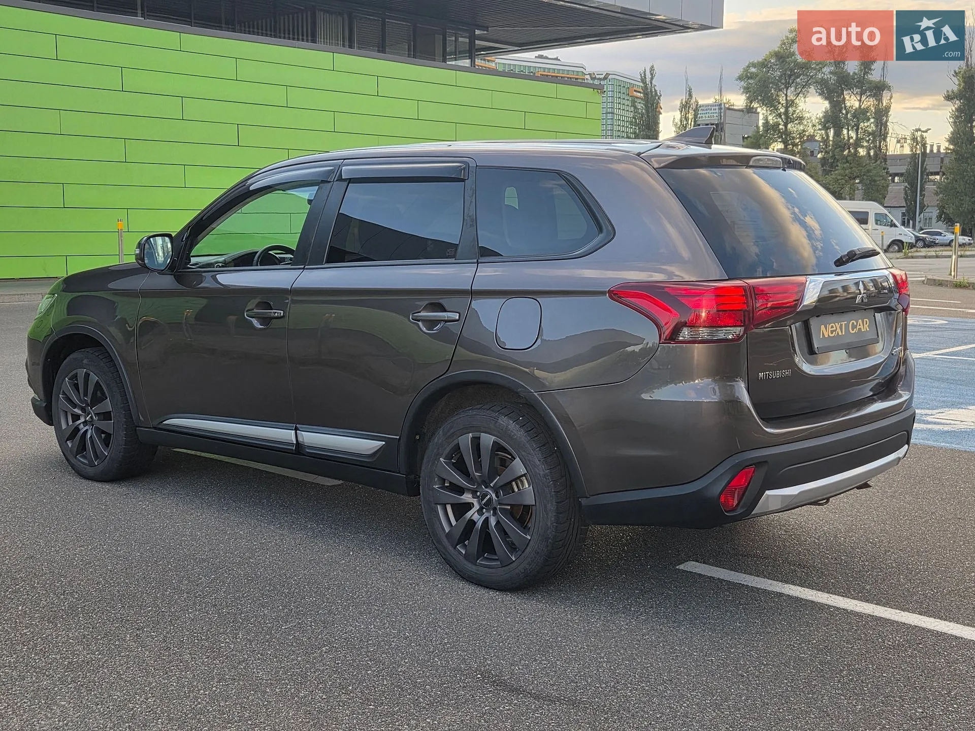 2021 Mitsubishi Outlander - мініатюра 8