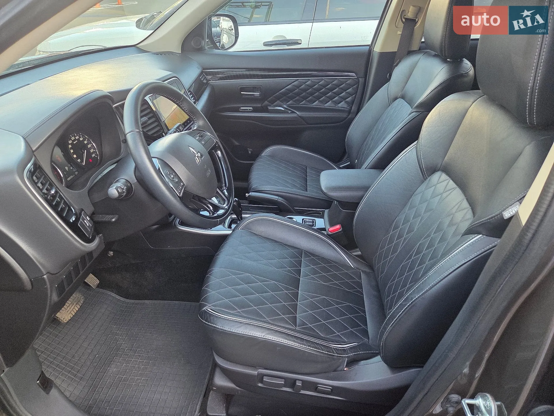 2021 Mitsubishi Outlander - мініатюра 16