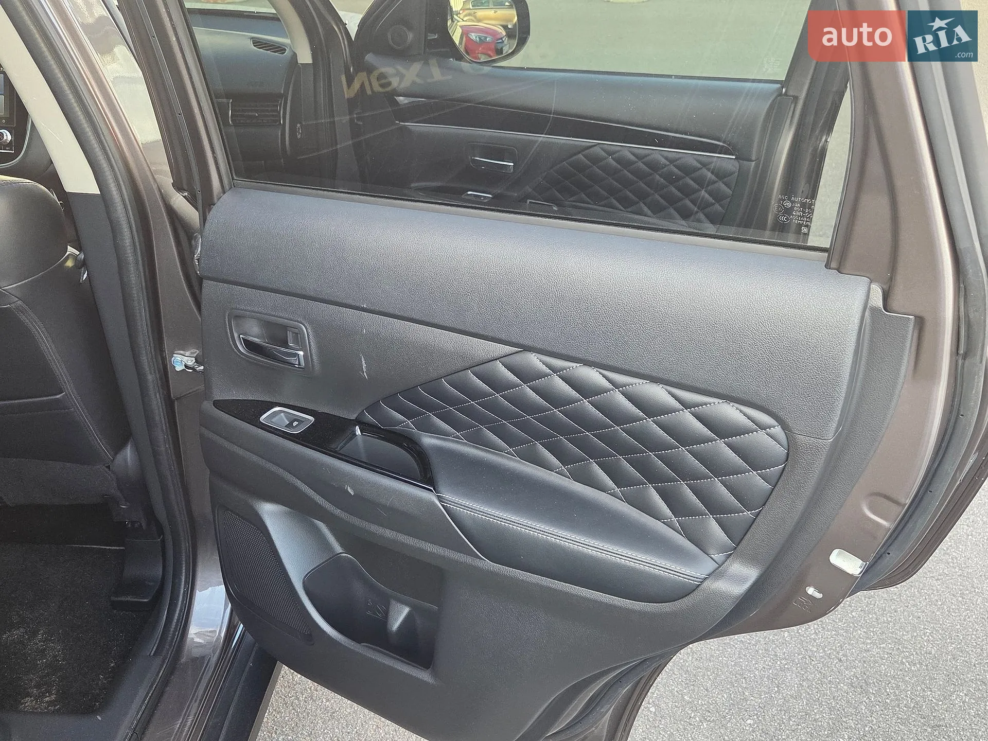 2021 Mitsubishi Outlander - мініатюра 42