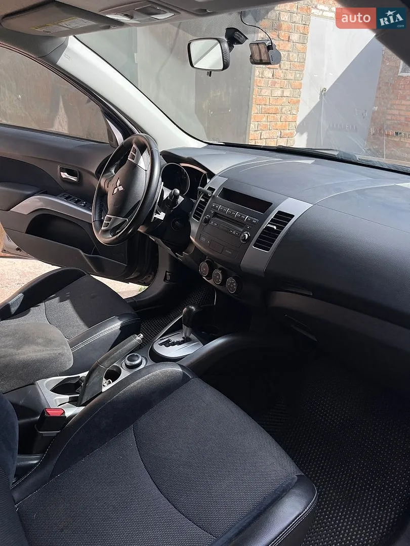 2011 Mitsubishi Outlander - мініатюра 11