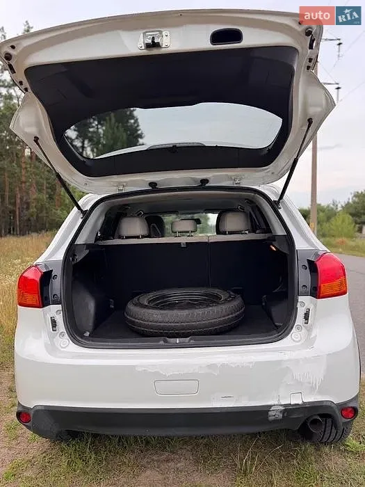 2017 Mitsubishi Outlander - мініатюра 10