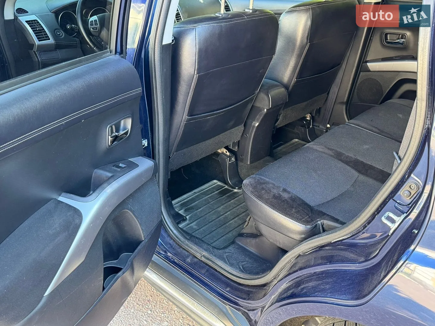 2010 Mitsubishi Outlander - мініатюра 21