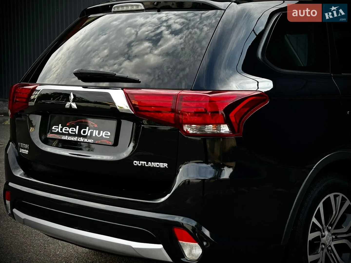 2017 Mitsubishi Outlander - мініатюра 6
