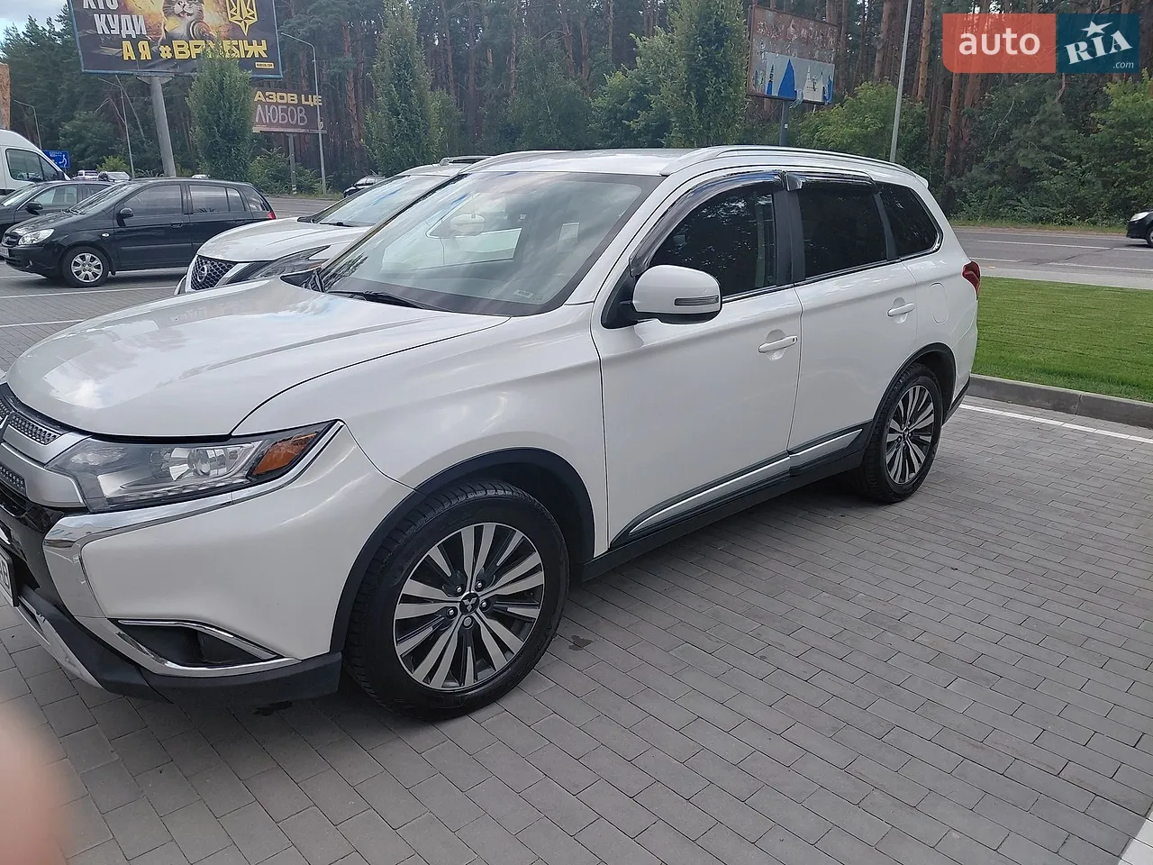 2019 Mitsubishi Outlander - мініатюра 26