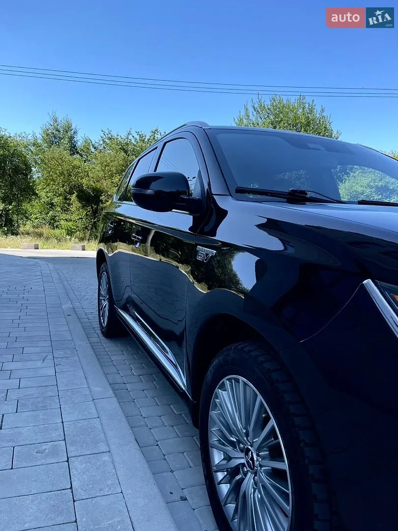 2020 Mitsubishi Outlander - мініатюра 11
