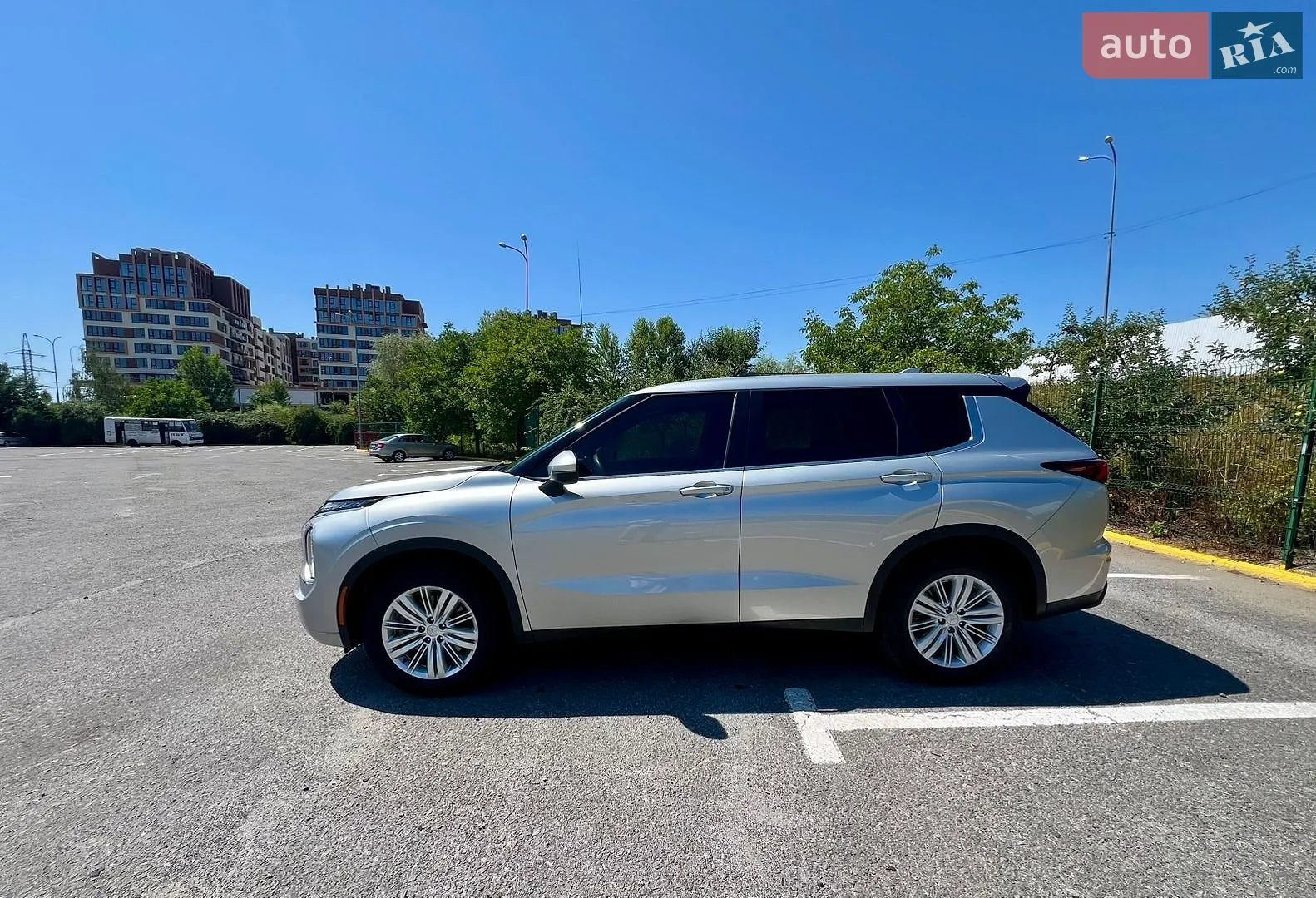 2022 Mitsubishi Outlander - мініатюра 8