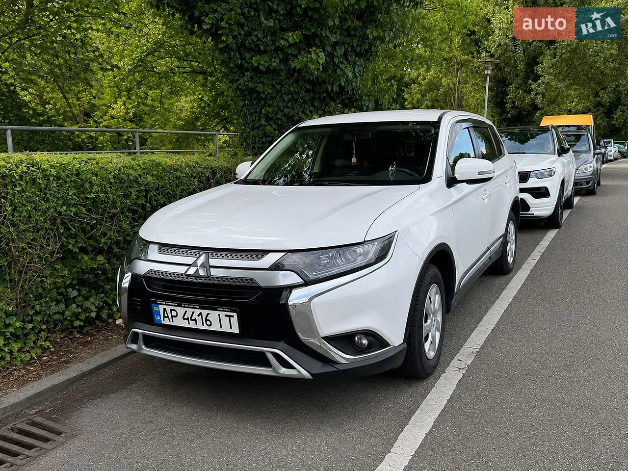 2020 Mitsubishi Outlander - мініатюра 16