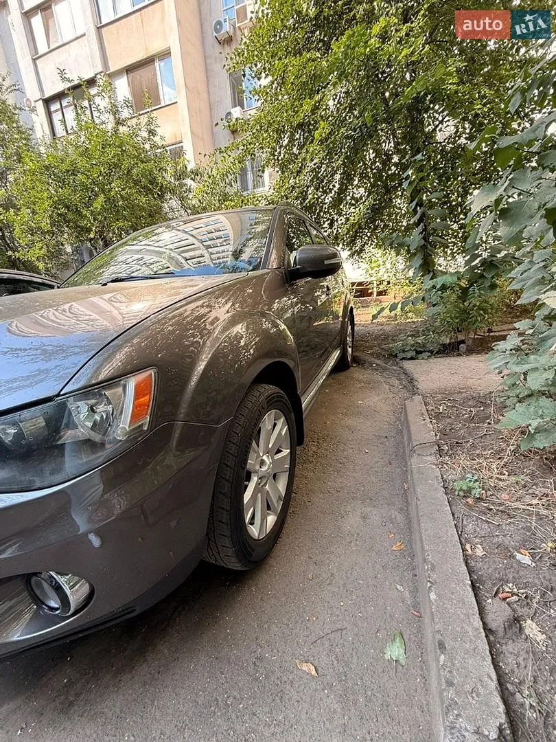 2011 Mitsubishi Outlander - мініатюра 3
