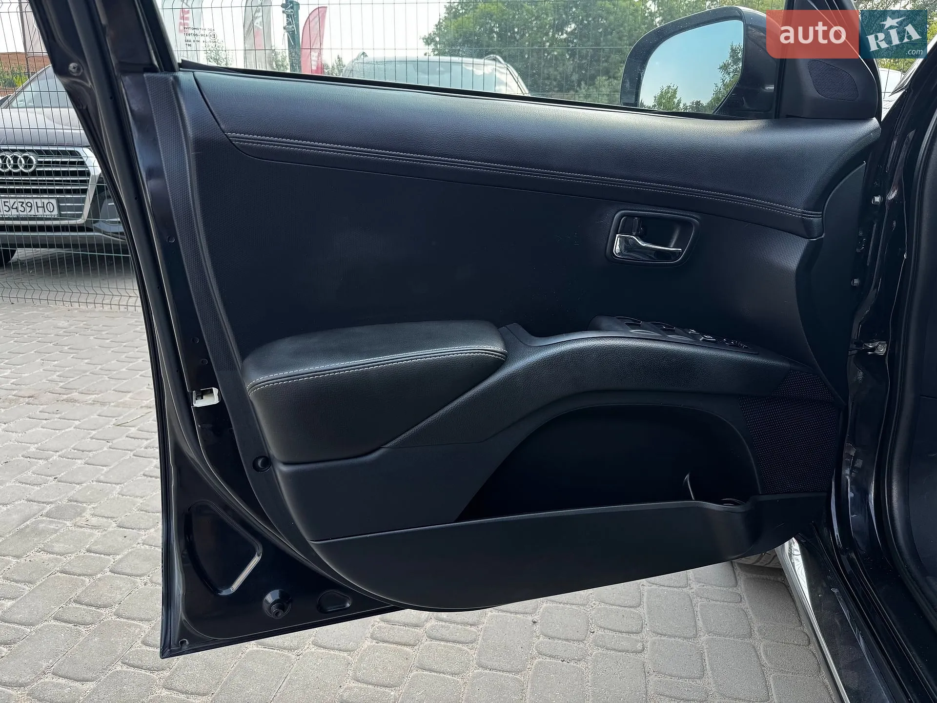 2011 Mitsubishi Outlander - мініатюра 23