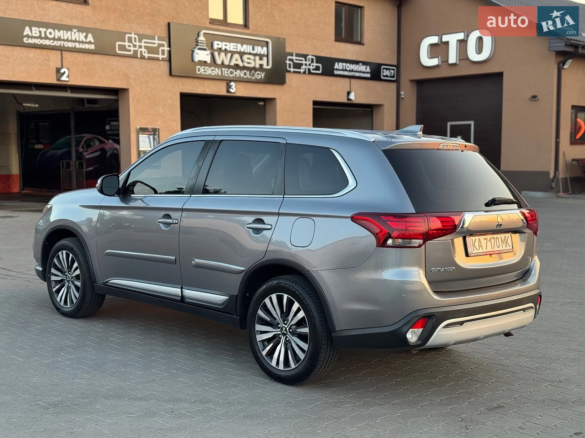2020 Mitsubishi Outlander - мініатюра 11