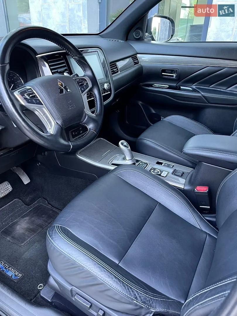 2020 Mitsubishi Outlander - мініатюра 11