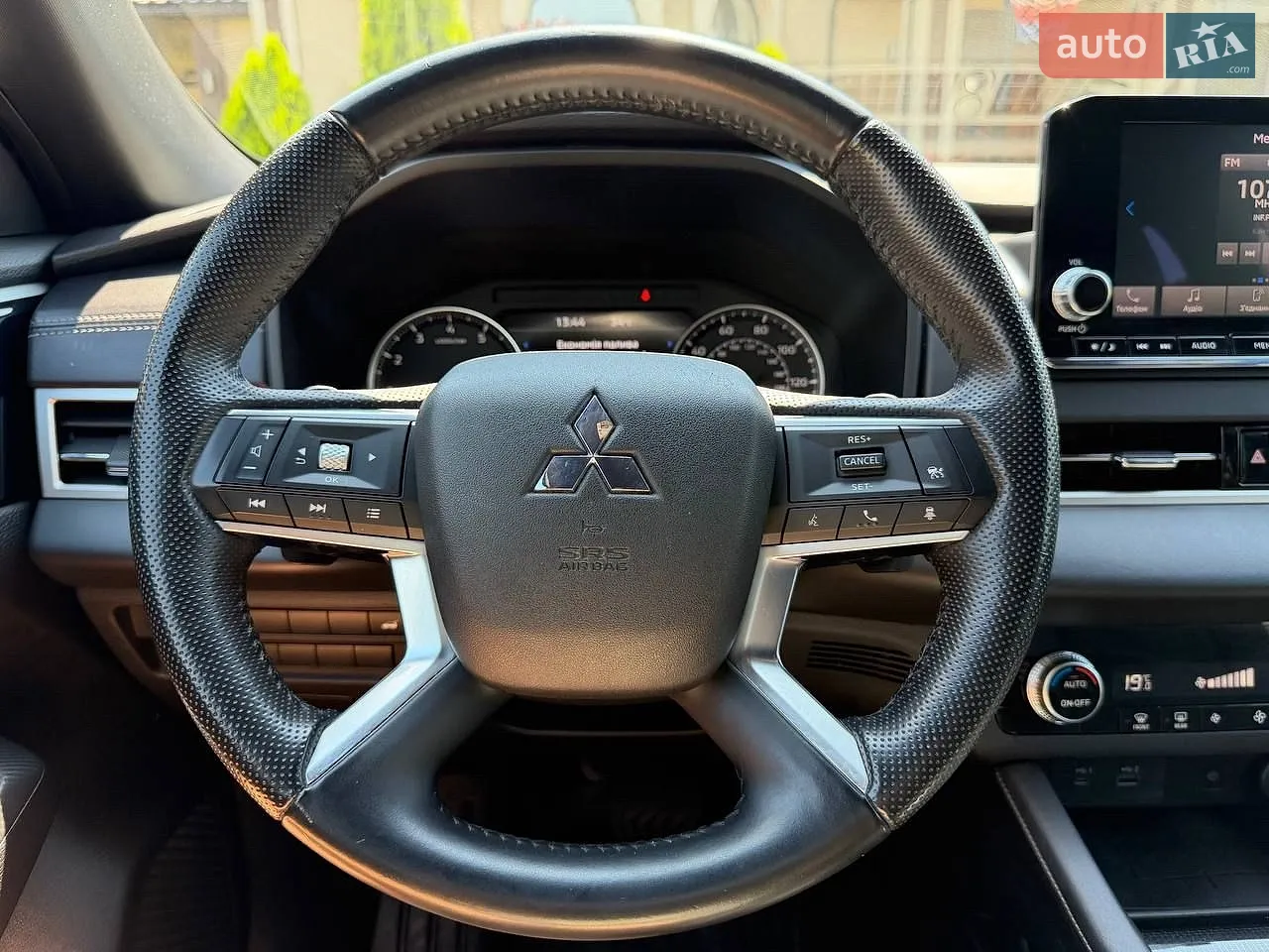 2022 Mitsubishi Outlander - мініатюра 18